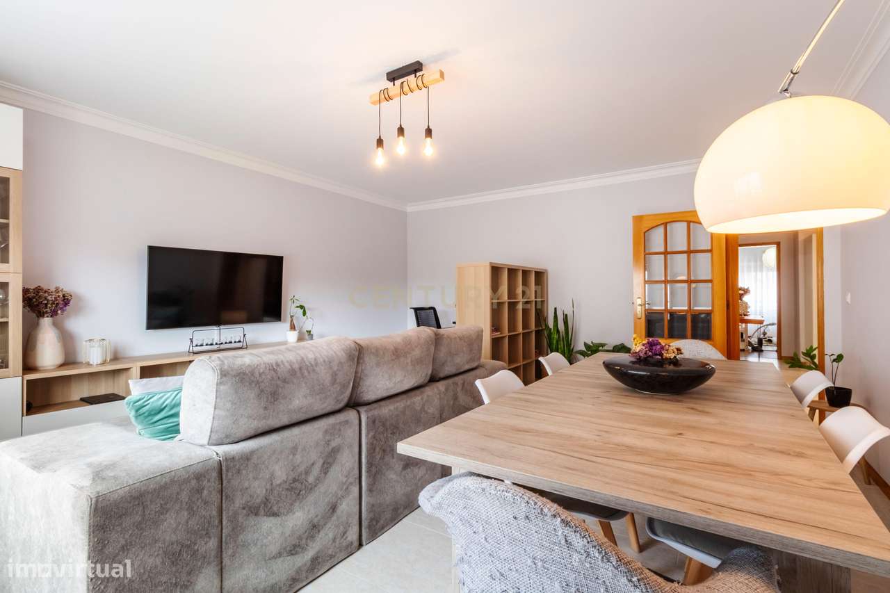 T2 Renovado | 2 WC Novas | 106 m² | Parqueamento + Arrecadação | Eleva-6