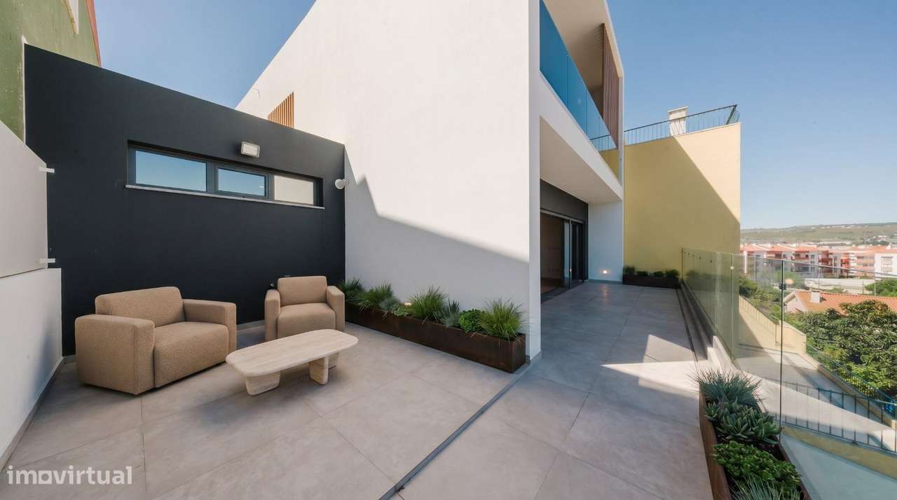 Moradia T5 de Luxo com Piscina e Vista Panorâmica em Mealhada, Loures-11