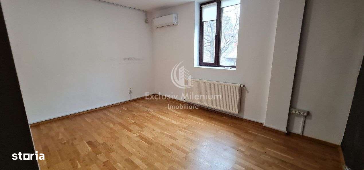 Spatiu Birouri Vila /Casa Piata Victoriei Sevastopol Medicala Parcare - Imagine principală: 3/9