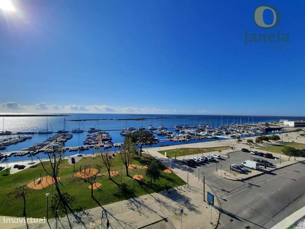 Maravilhoso T2 com vista mar e piscinas (uma aquecida), box e lugar... - Grande imagem: 3/13