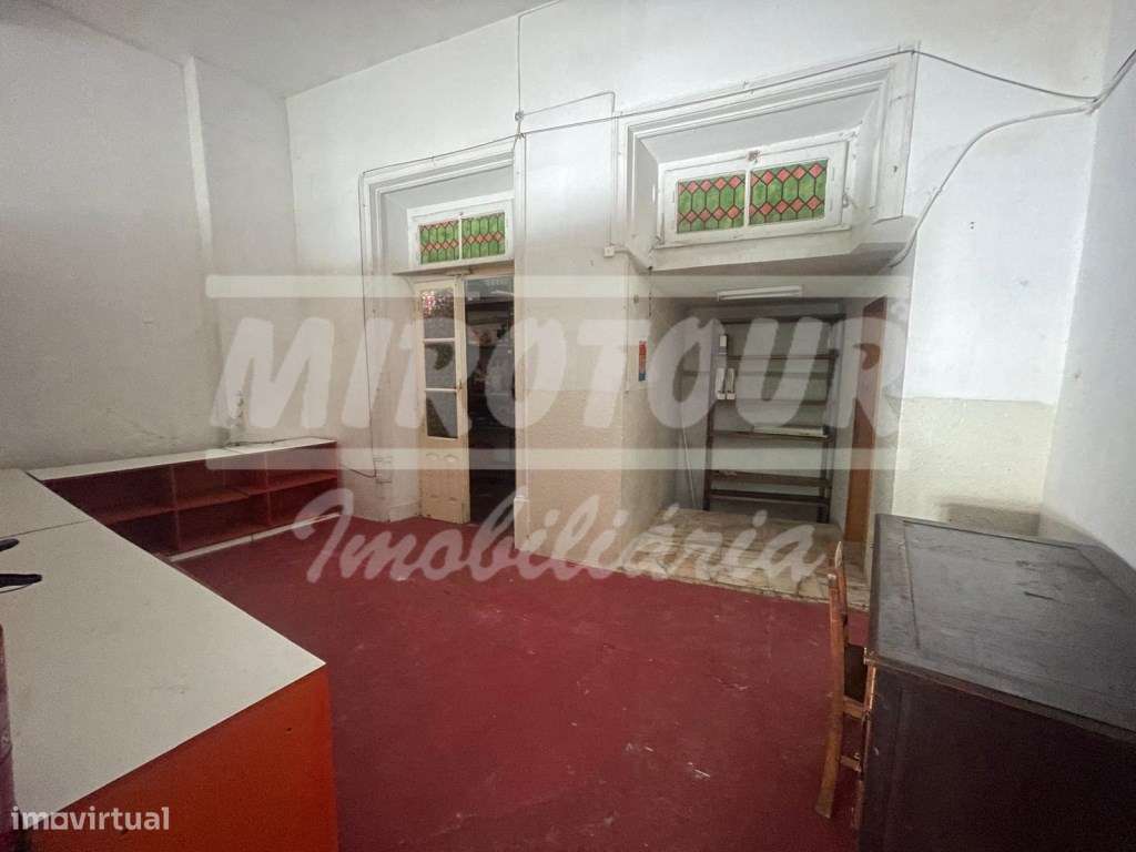 Loja situada em Santiago do Cacém-8