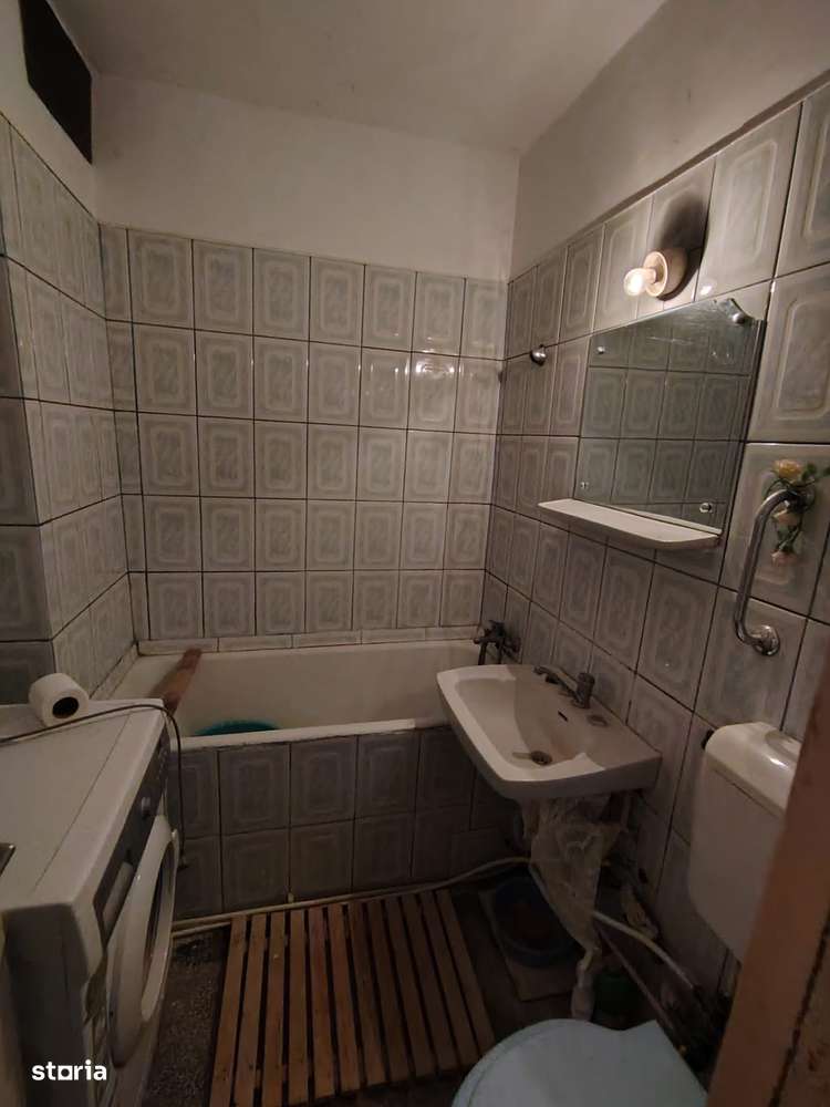 Pret redus!!!Ap 2 camere cauta sa fie modernizat- Micro 9-11