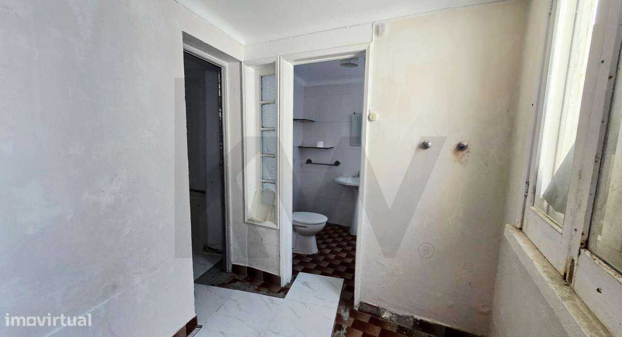 Moradia T3 de 3 Pisos no Centro da Ribeira Grande com Quintal-6