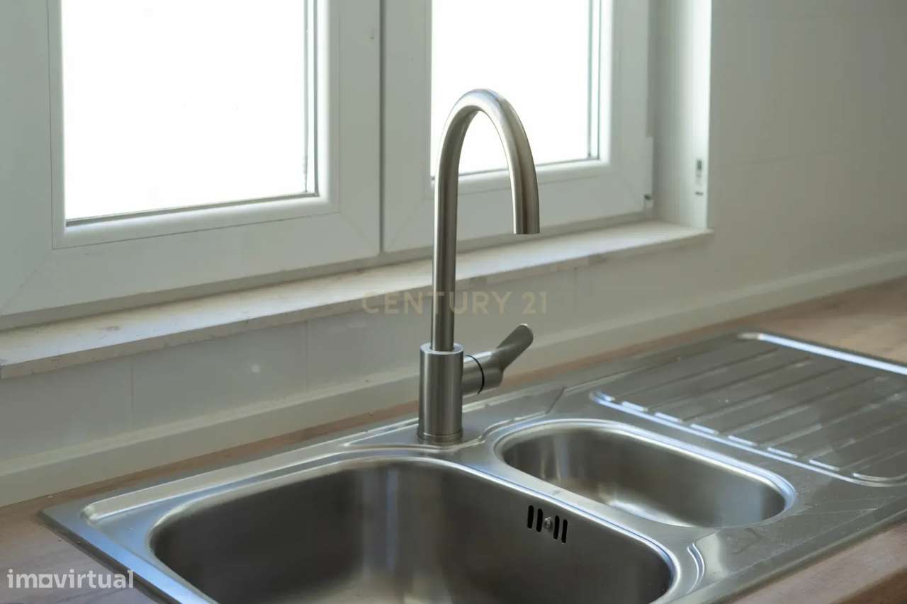 Moradia T3 de dois pisos com terreno totalmente renovada a cinco minut-58