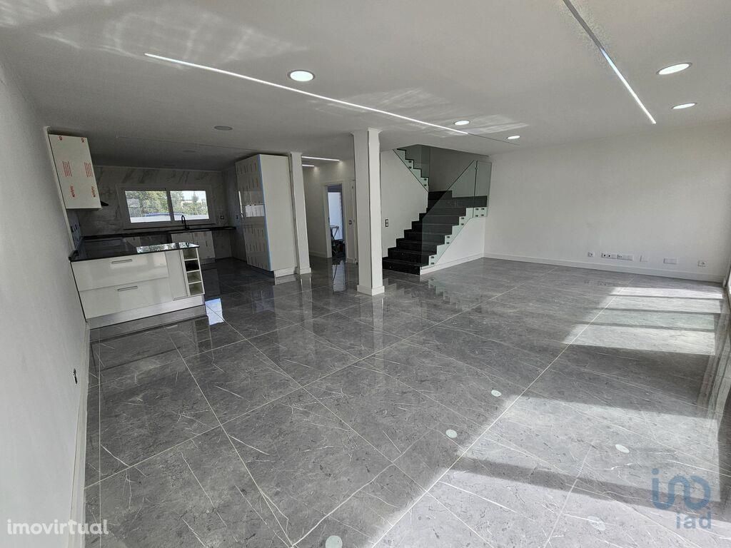 Casa / Villa T4 em Setúbal de 160,00 m2