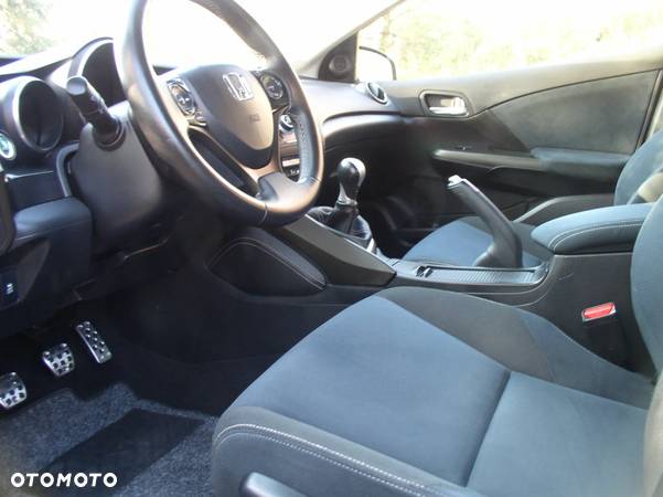 Honda Civic 1.8 i-VTEC Sport - 13