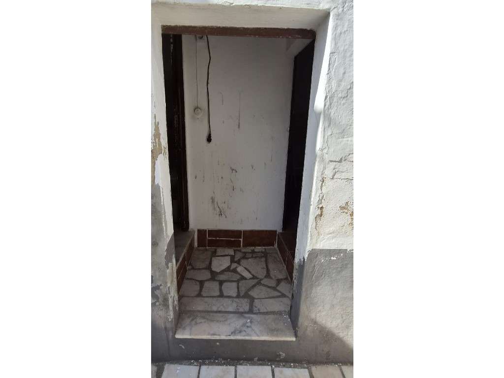 Moradia T1+1 com quintal na Vila de Redondo (Évora)-20