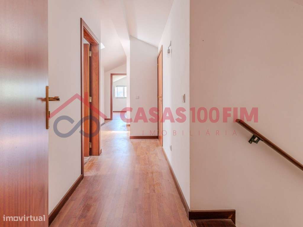 Moradia T18 com projeto para 24 estúdios - Azoia, Leiria - Grande imagem: 4/17