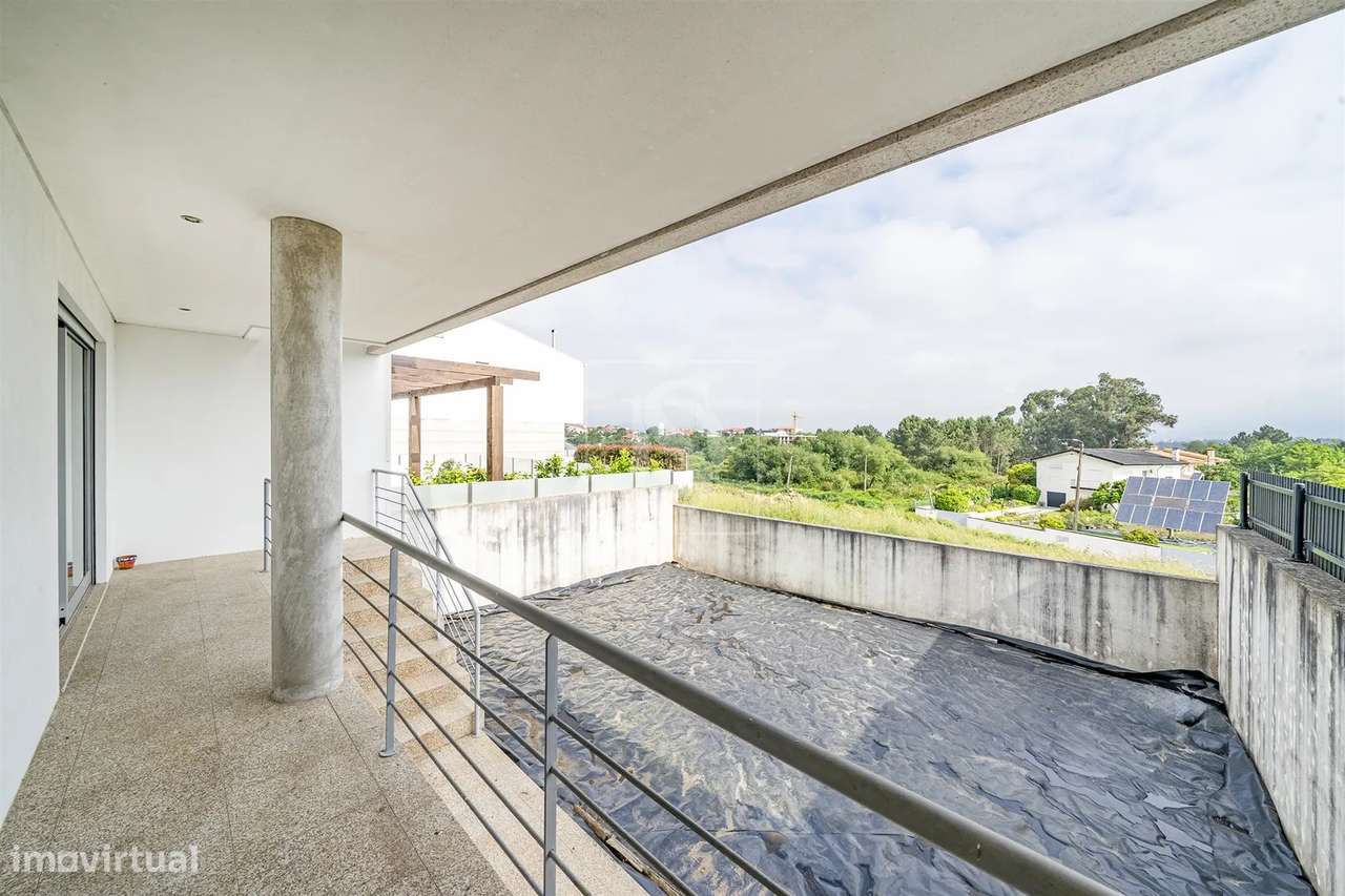 Moradia T4 com 2 Suites em Gamil – Barcelos-33