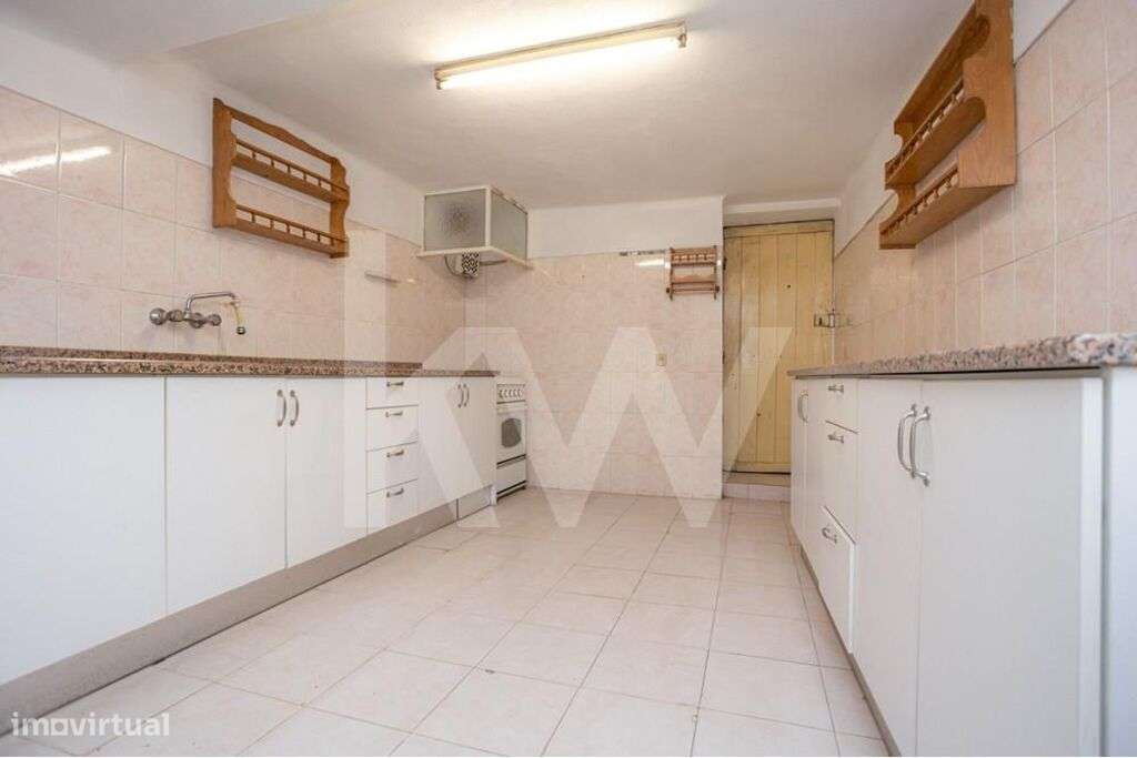 Moradia T4 com Terreno | Cernache| Habitação| Investimento - Grande imagem: 5/40