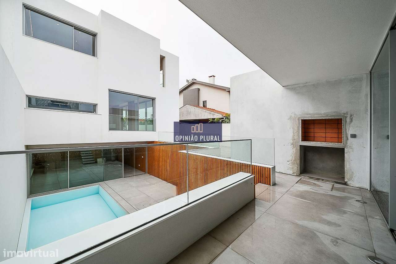 T4 Espaçosa com Escritório e Piscina Pronta a Habitar - Grande imagem: 4/40