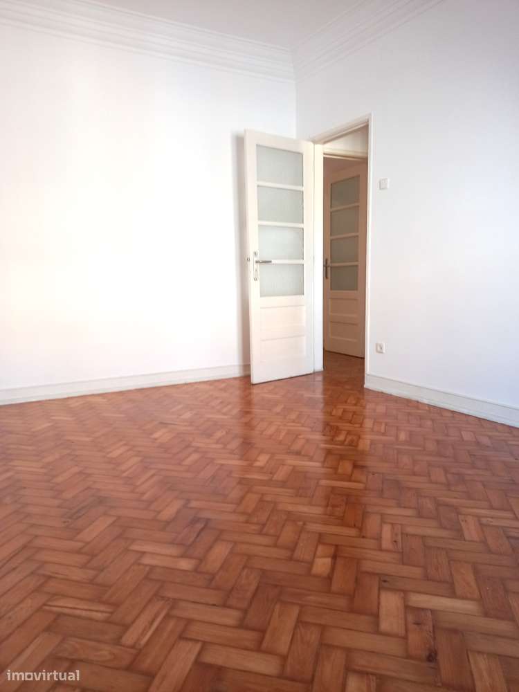 Apartamento T4 na Av. de Roma - Grande imagem: 5/22