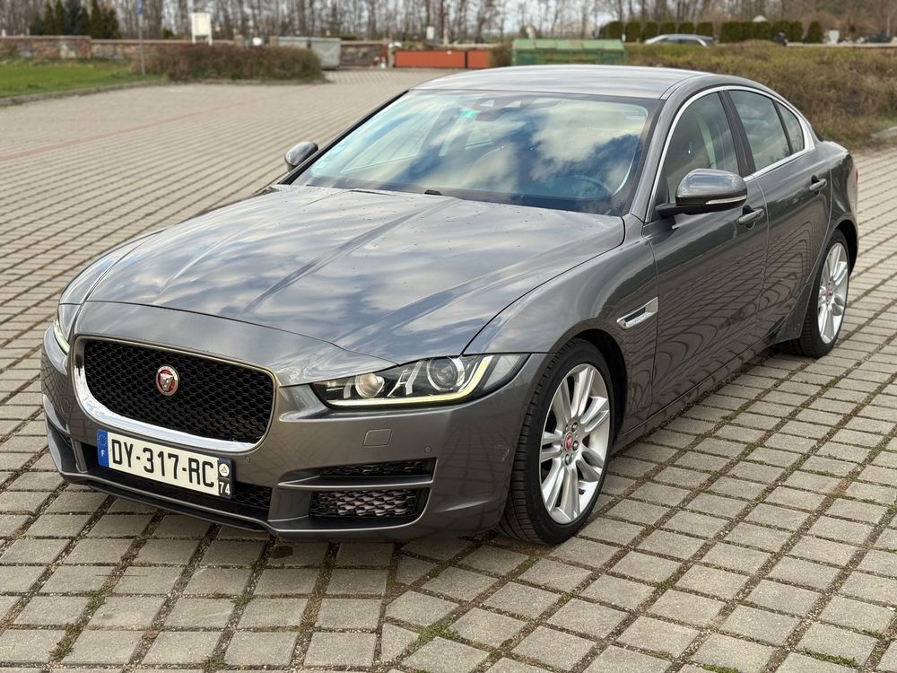 Jaguar XE 2.0 D AWD Prestige 2016
