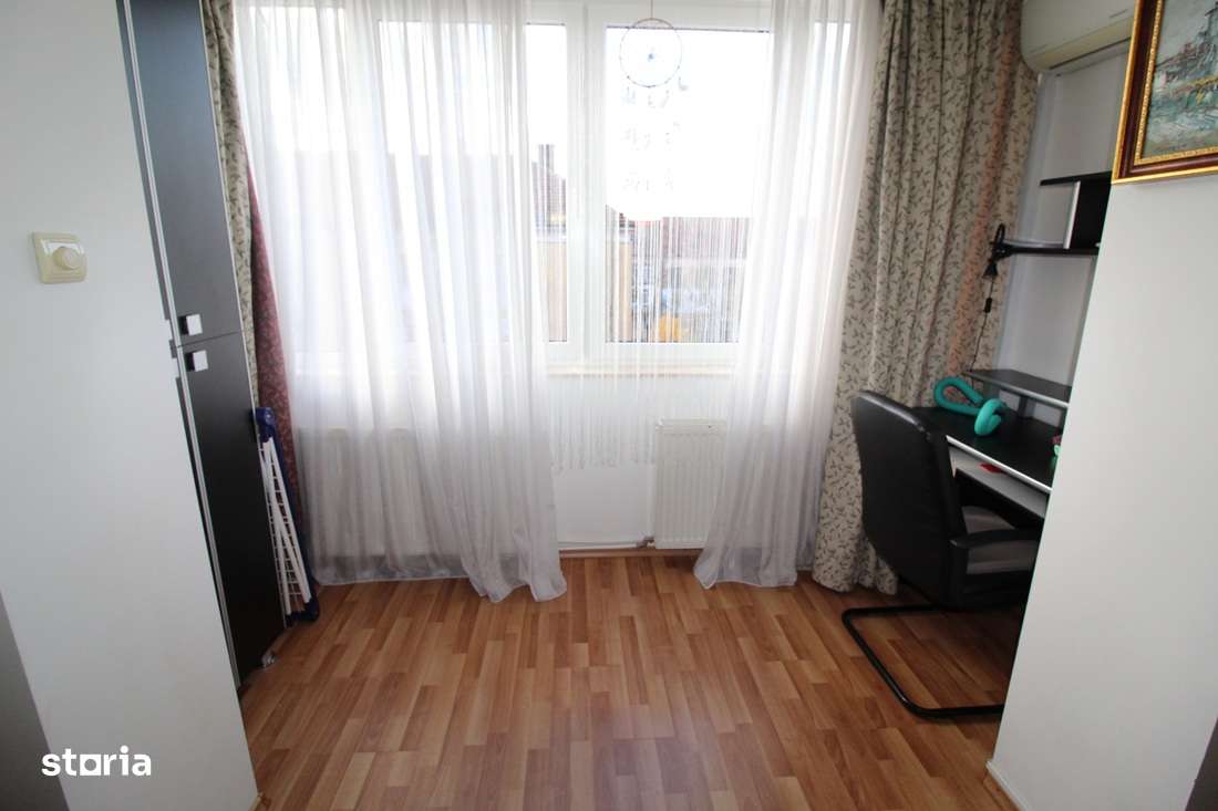 Vând apartament 3 camere în Hunedoara, zona OM-Str.Marțișorului, et.2-2