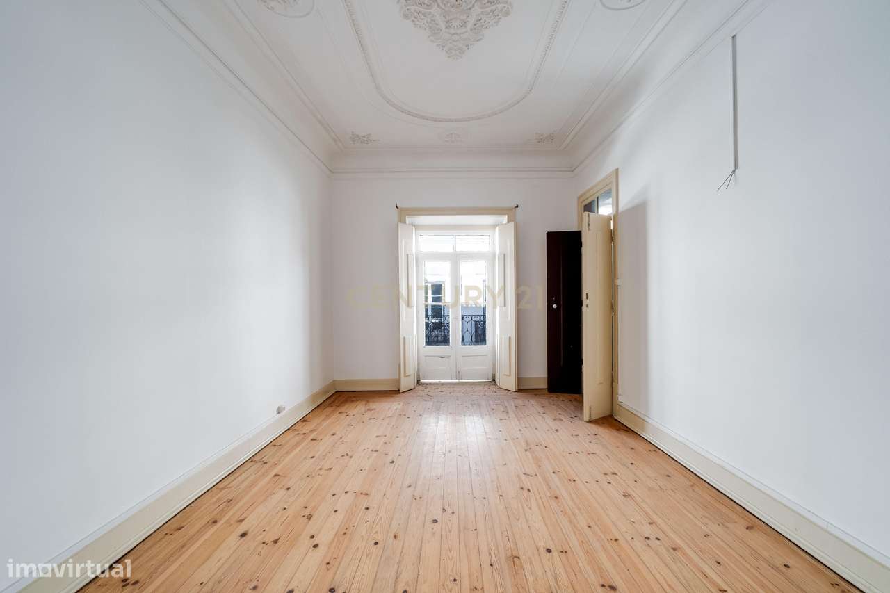 "Exclusiva Moradia Senhorial no Coração Histórico de Évora."-27