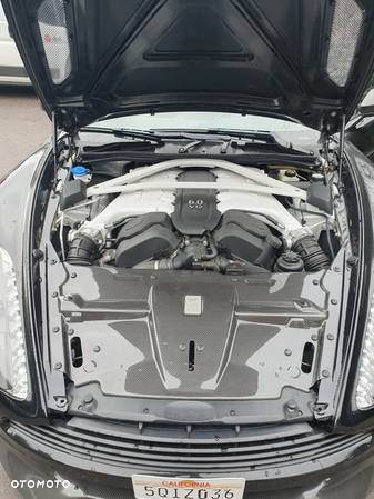 Aston Martin V12 Vanquish - 12