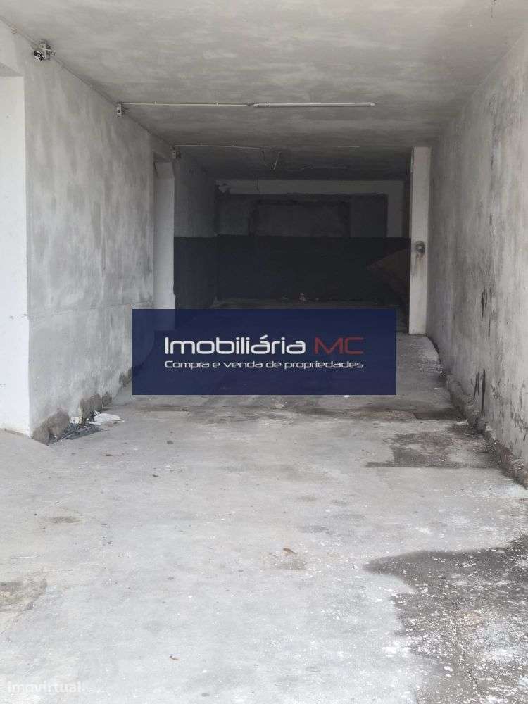 Armazém à venda na zona de Oliveira do Douro (Sardão) - Grande imagem: 5/5