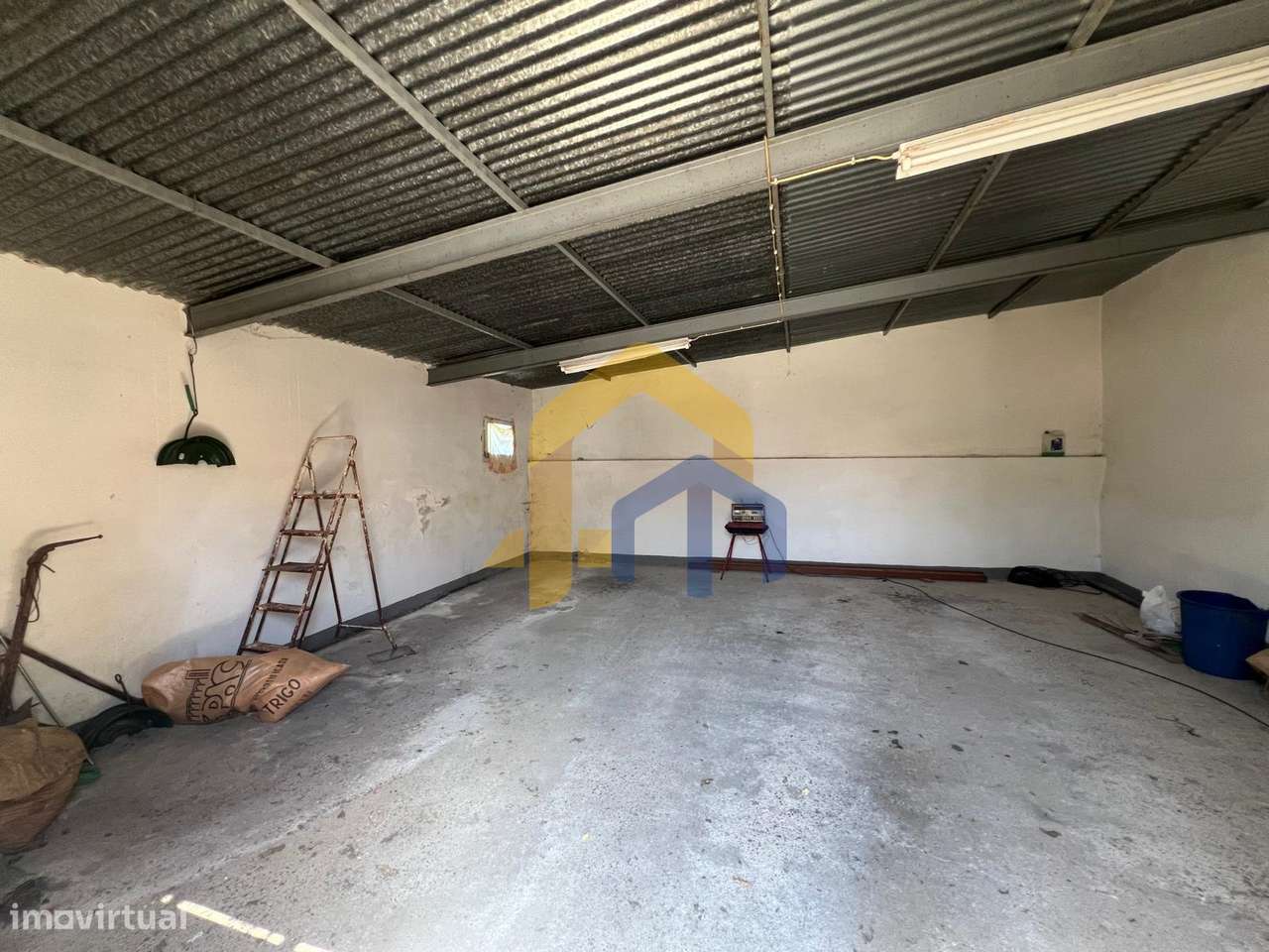 Moradia T4, no centro de Estremoz com quintal-15