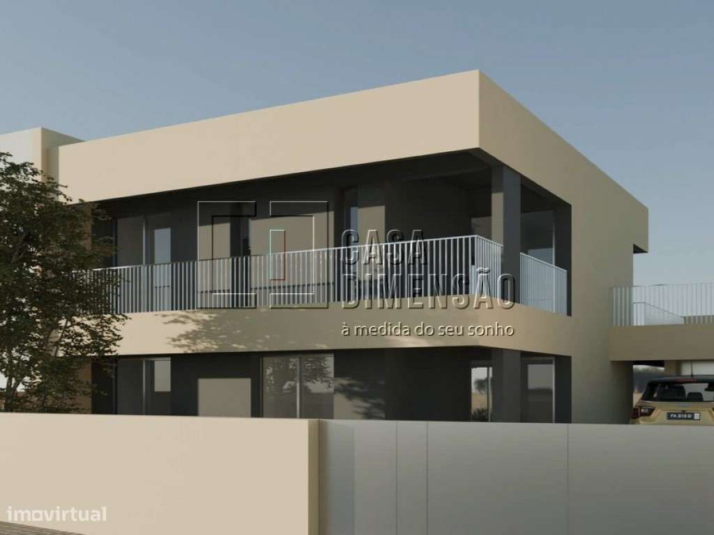 Moradia em construção localizada na zona da Charneca da Caparica, c... - Grande imagem: 5/8