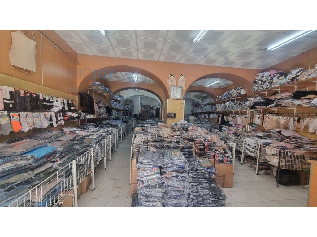 Loja à Venda na Rua de S. Lázaro - Oportunidade Única! - Grande imagem: 3/16