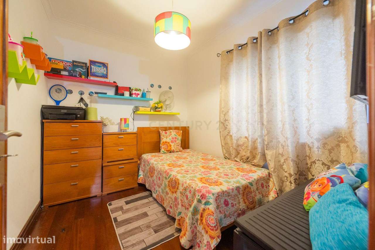 Moradia T4 com piscina-34