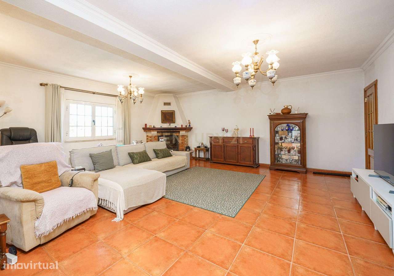 O Refúgio Perfeito em Cajados: Natureza e Duas Moradias num Só Investi-7