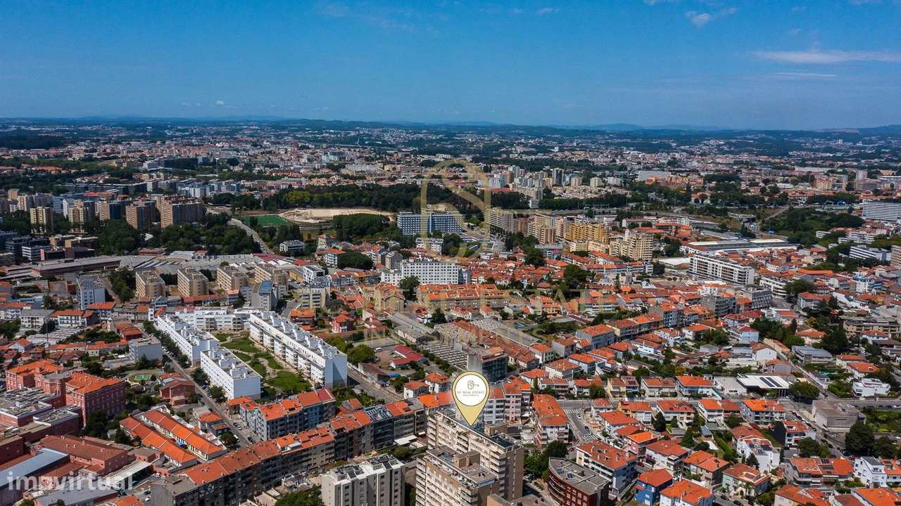 Exclusivo T2 Duplex Recuado, Último Piso, 2 Terraços, Cedofeita-31
