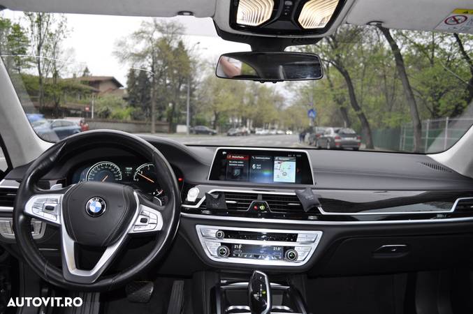 BMW Seria 7 740d xDrive - 23