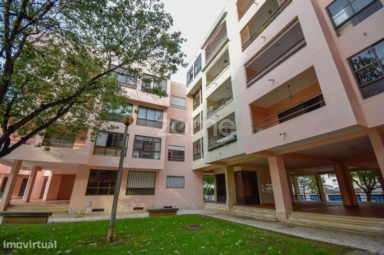 T2 renovado na Alameda da Guia em Cascais - Grande imagem: 2/40