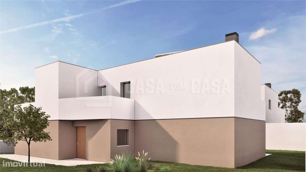 Moradia Geminada V4 em M. Madalena B-3