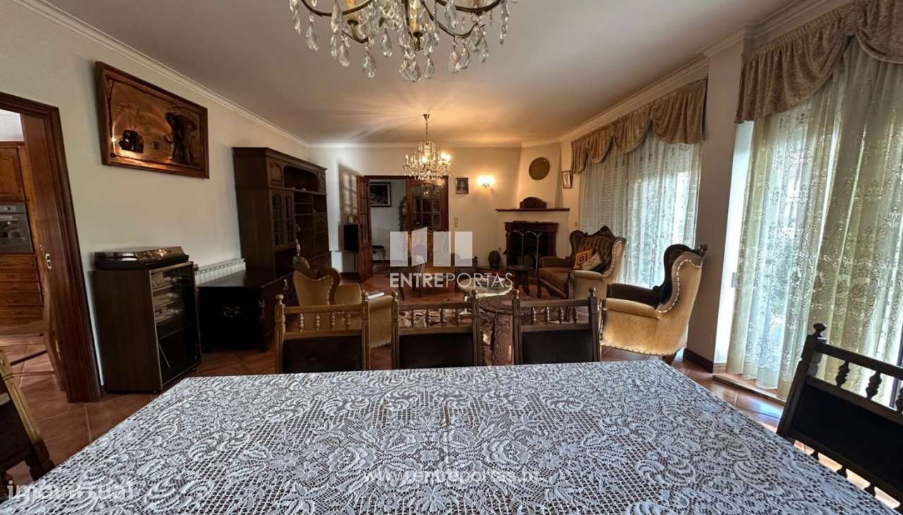 Venda de moradia V5 em bom estado geral, V. N. Anha, Viana do Castelo - Grande imagem: 4/40