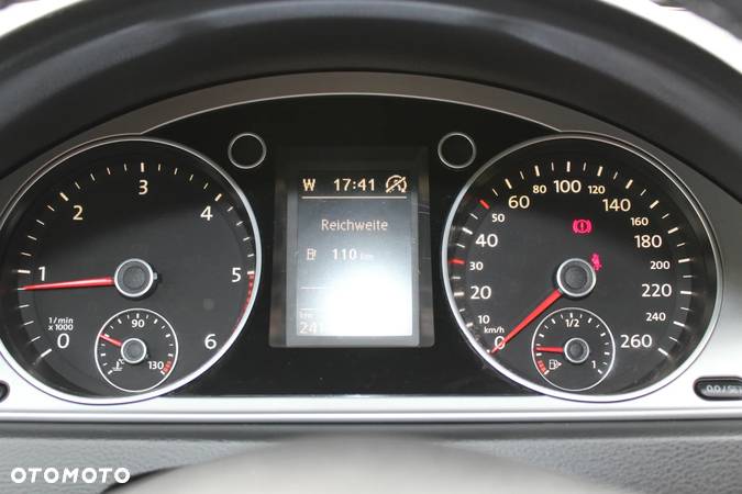 Volkswagen Passat Variant 2.0 TDI BlueMotion Technology DPF Comfortline - 19