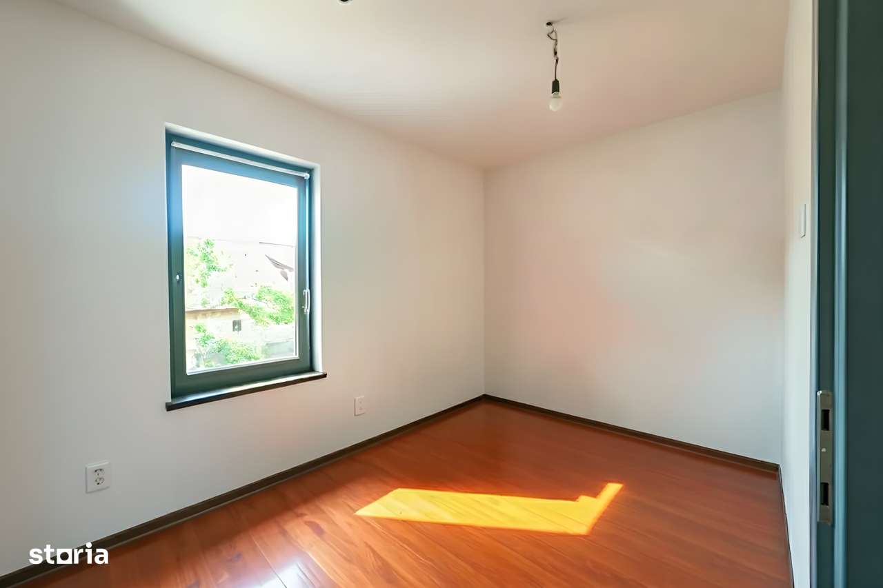 Casă Individuală P+1+M, 9 camere, 595 mp teren (zona Aradului)-17