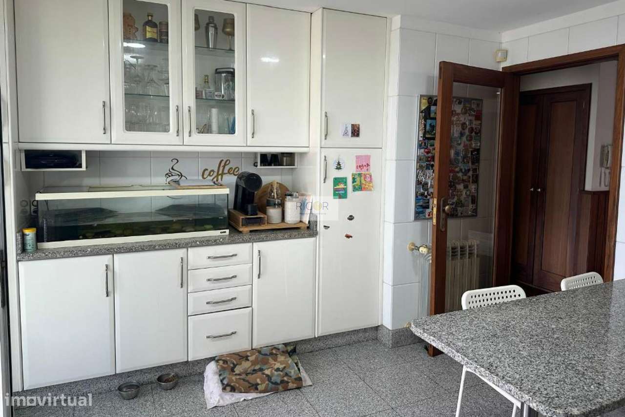 Moradia T4 de 4 frentes na cidade da Maia-10