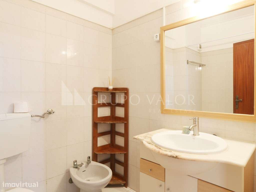 Apartamento T2 com Arrecadação, em Mem Martins-18