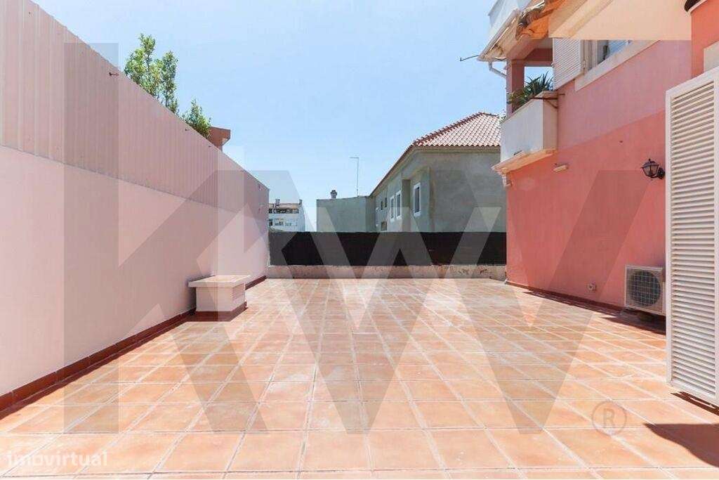 T1 Remodelado com Terraço de 54 m2 com excelente localização na Pared - Grande imagem: 5/28