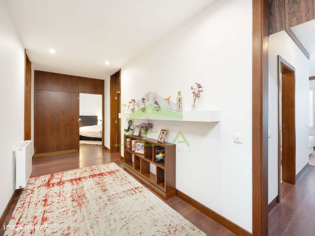 Excelente apartamento T4 com terraço e piscina-16