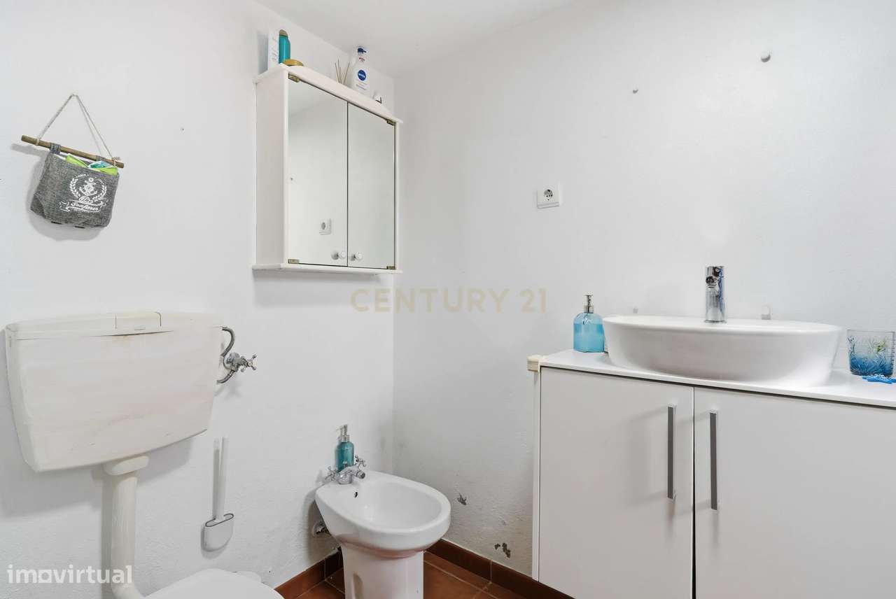 Moradia T2 com 2 salas e Pátio – Loubagueira, Torres Vedras-23