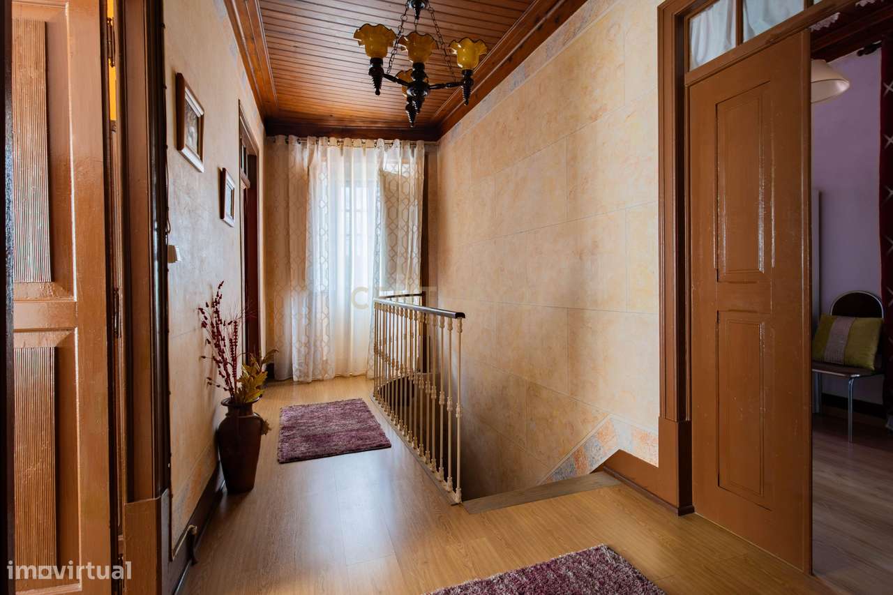 Moradia T5 com 250 m², no Coração do Juncal, Porto de Mós-19