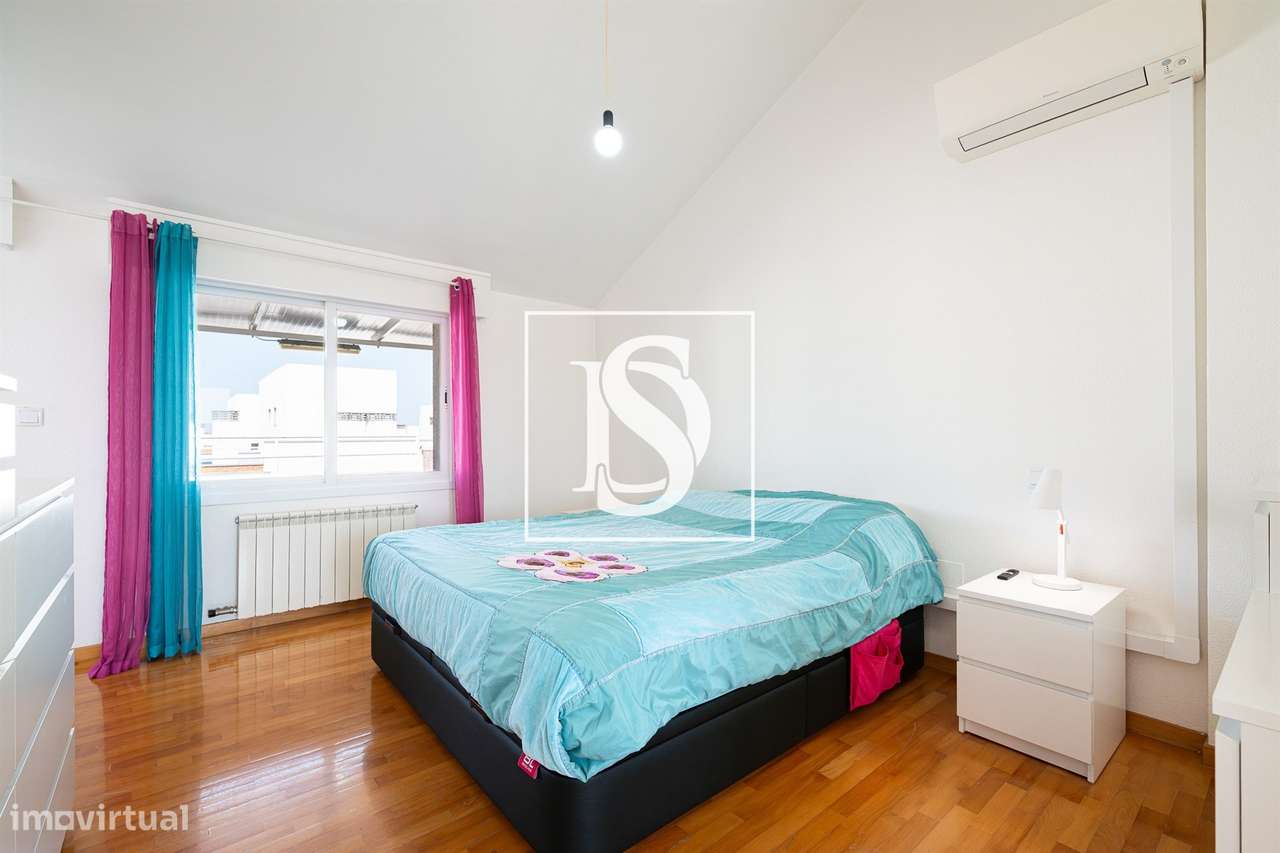 MAGNIFICO T4 DUPLEX URBANIZAÇÃO FONTE DA PRATA-25