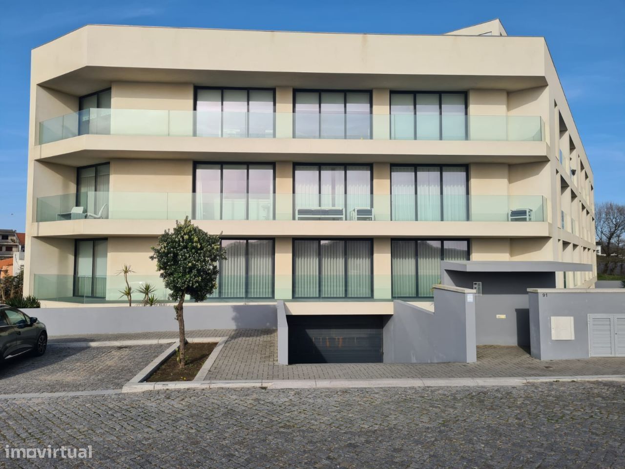 Apartamento T3, primeira linha em Apúlia, Esposende