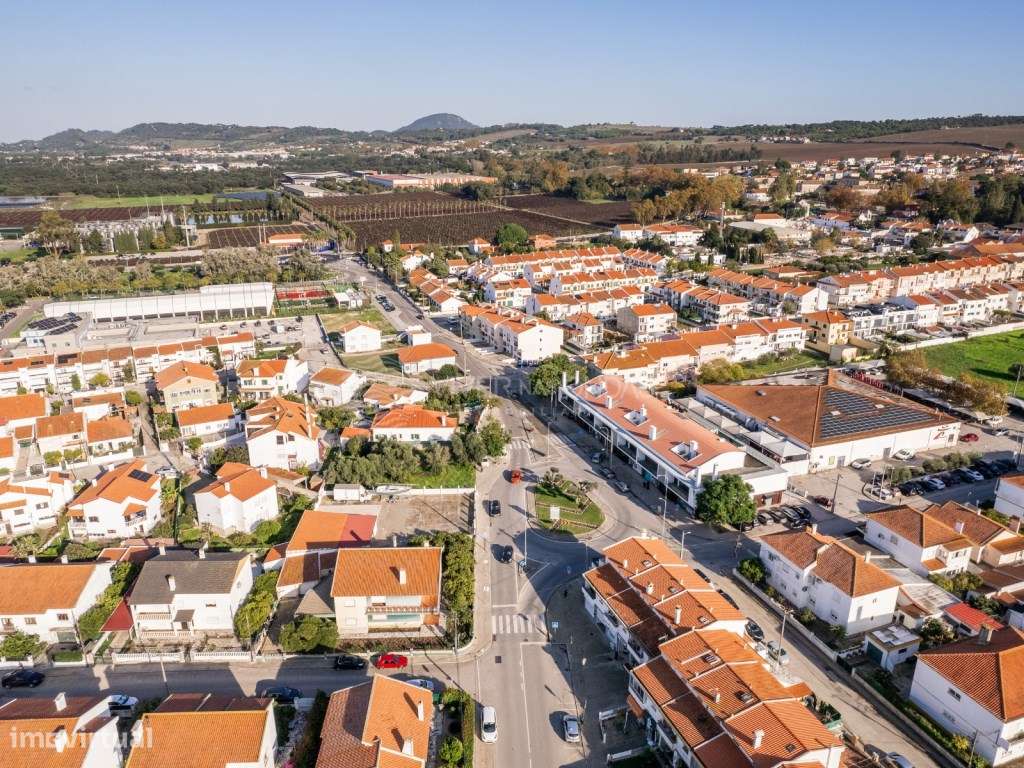 Moradia T3 Nova em Oleiros, Azeitão com Acabamentos de Excelência. - Grande imagem: 4/11