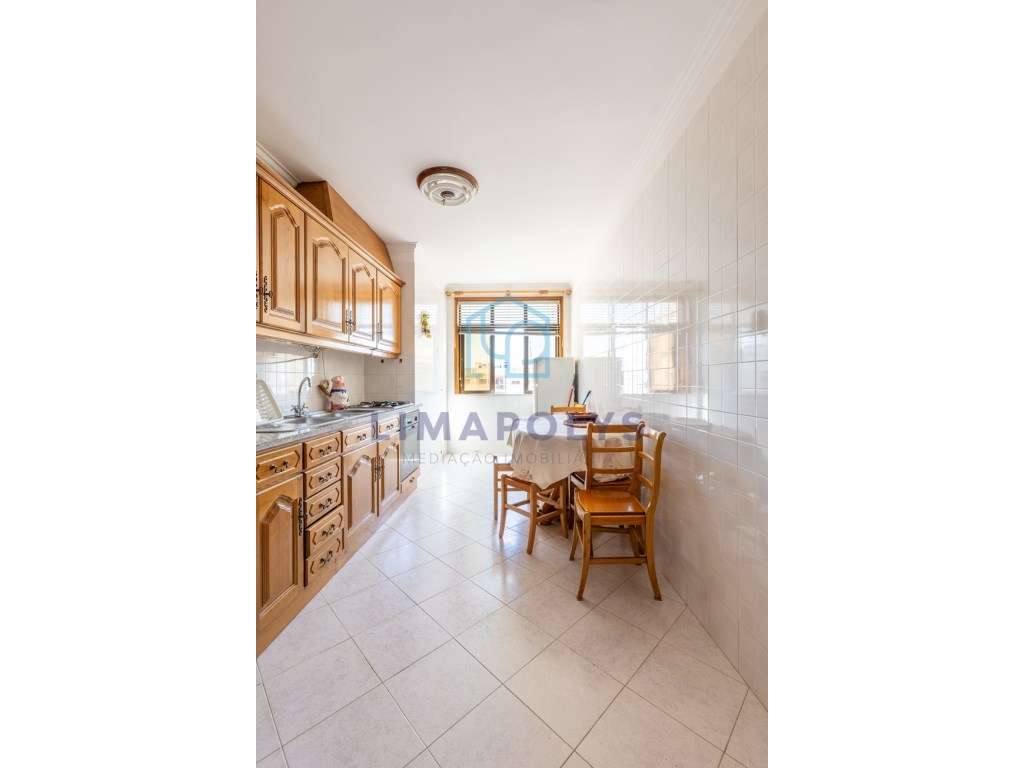 Apartamento T3 com amplas áreas e lugar de garagem-3