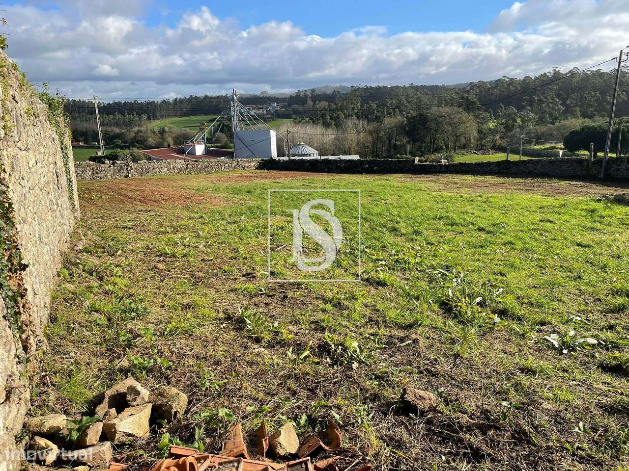 Terreno com 1161 m² para construção em Touguinhó - Grande imagem: 4/14