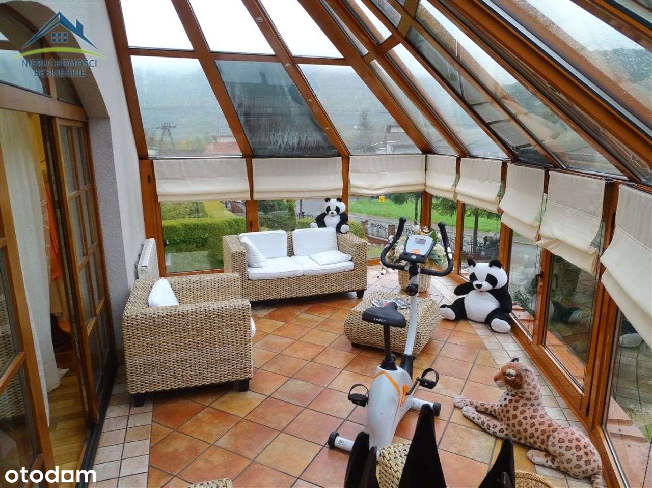 Niezwykły dom w Ustroniu - dla koneserów piękna!-11