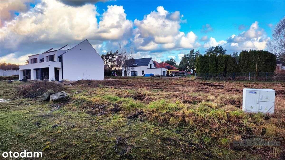 Działka przy jeziorze Trzesiecko.-4