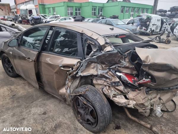 Dezmembrez Opel Astra J 2015 facelift motor 1.7cdti cod motor  A17DTS  dezmembrari turbina injector cutie de viteze manuala 5+1 trepte - 4