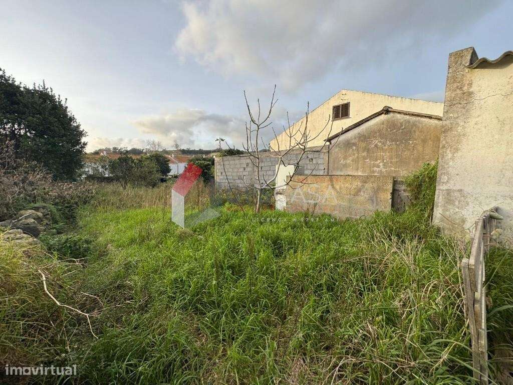 Moradia T3 com espaço exterior a poucos minutos do centro de Angra do-24