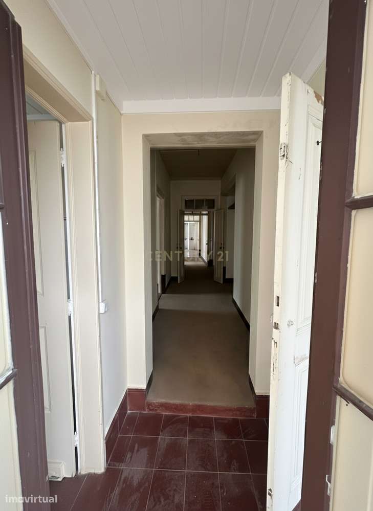 Moradia T5 com Grande Potencial | Salvaterra de Magos-8