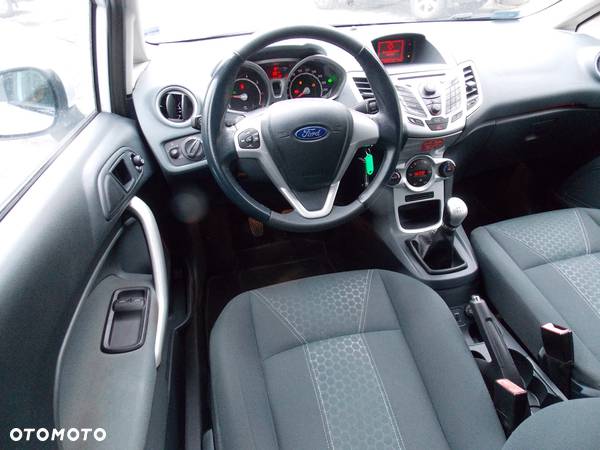 Ford Fiesta 1.4 Champions Edition - 19